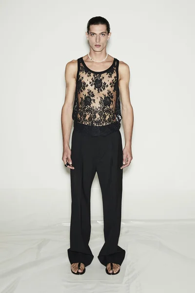 Look 12